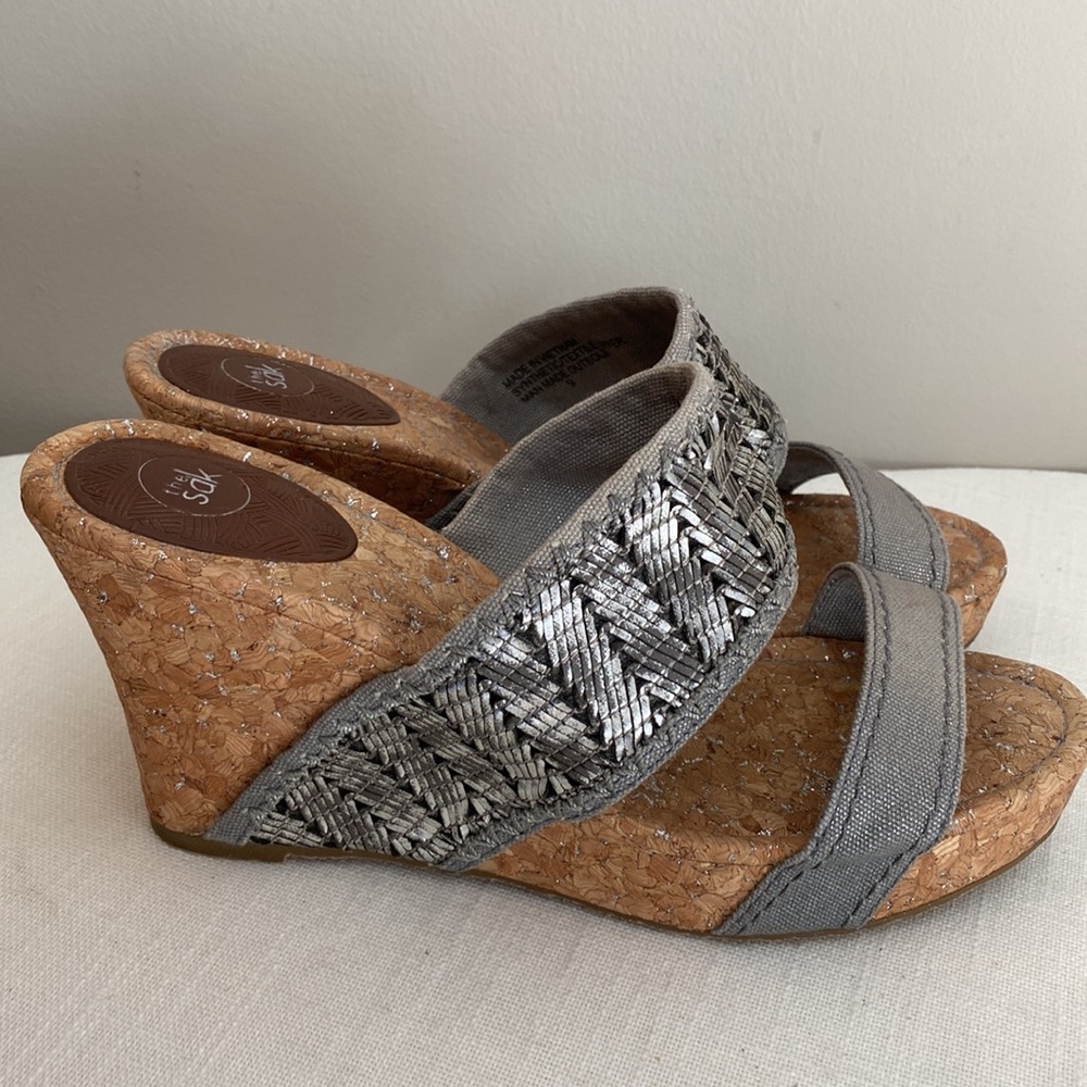 The SAK Platform Wedge Sandals Size 9 Slide on 2 Strap on Cork Wedge
